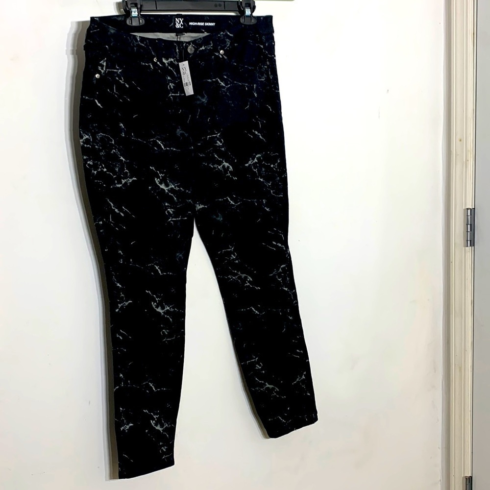 New York and Company high rise skinny leg black marble print pants plus size 16